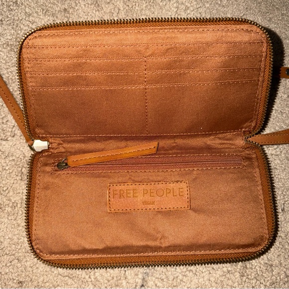 Free People Handbags - Free People Tan Leather Zipper Wallet